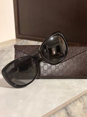 Gucci Black Women's Oversized Sunglasses with Brown Monogram Case